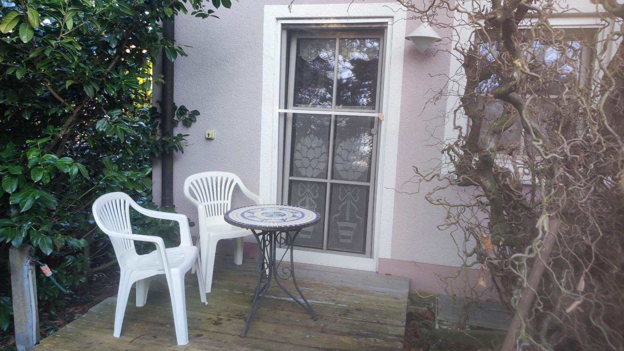 Ebert, Top-ausstattung Mit Garten, Terrasse & Wall-box Bei